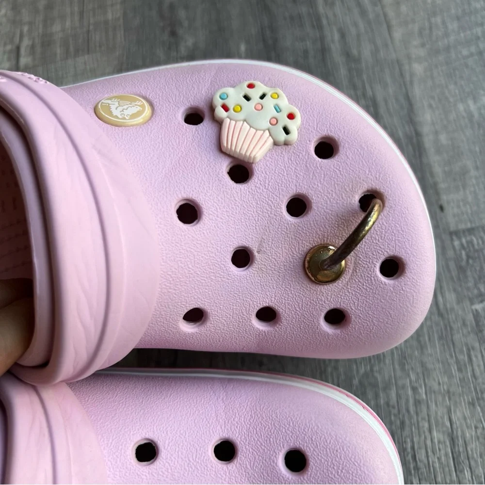 CROCS goods used